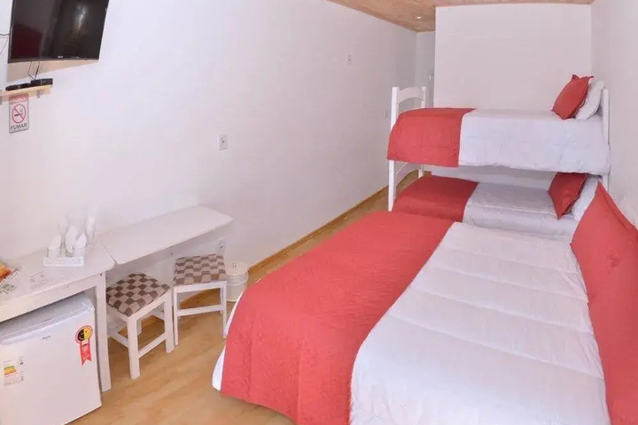 Room 5 of 8