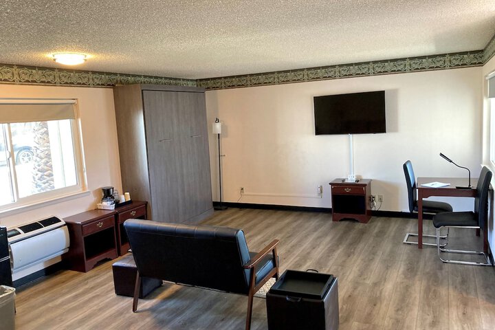 Room 16 of 135