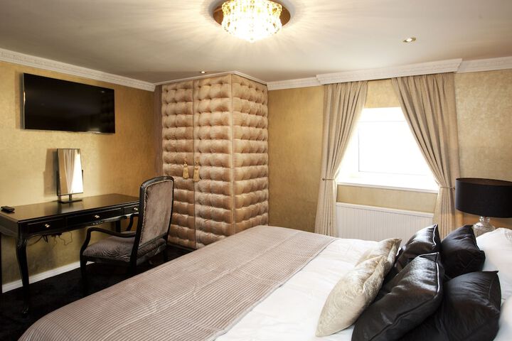 Room 15 of 66