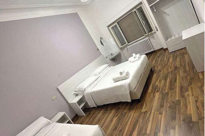 Room 3 of 24