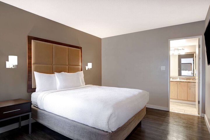 Room 4 of 46