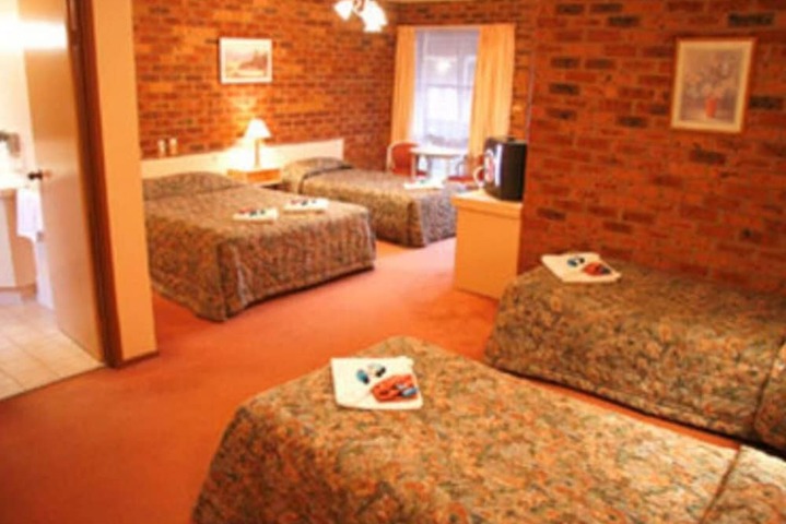 Room 16 of 37