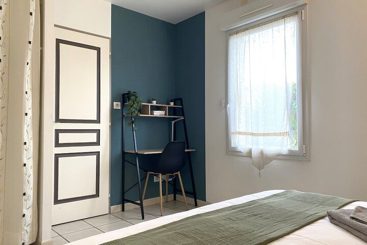 Room 35 of 61