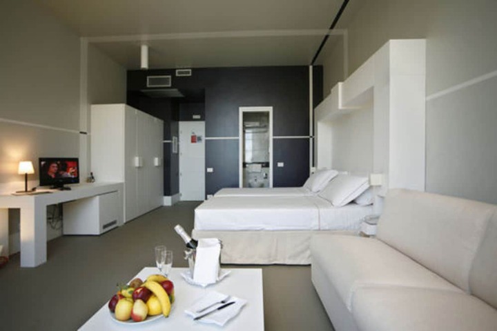 Room 14 of 33