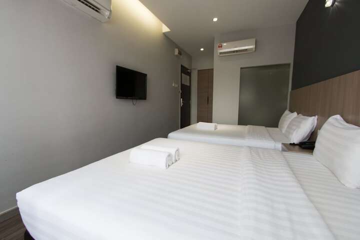 Room 9 of 43