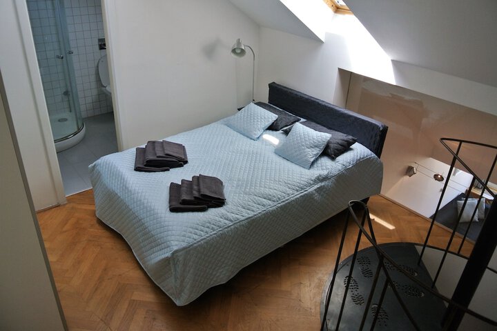 Room 27 of 53