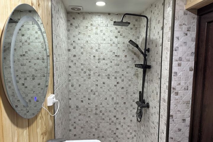 Room 12 of 21
