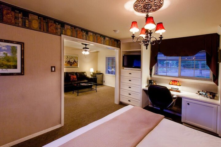 Room 8 of 27