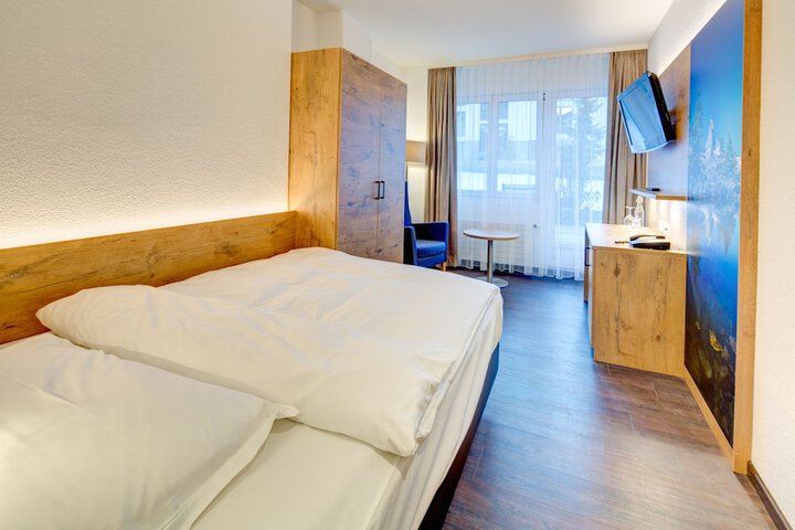 Room 4 of 71