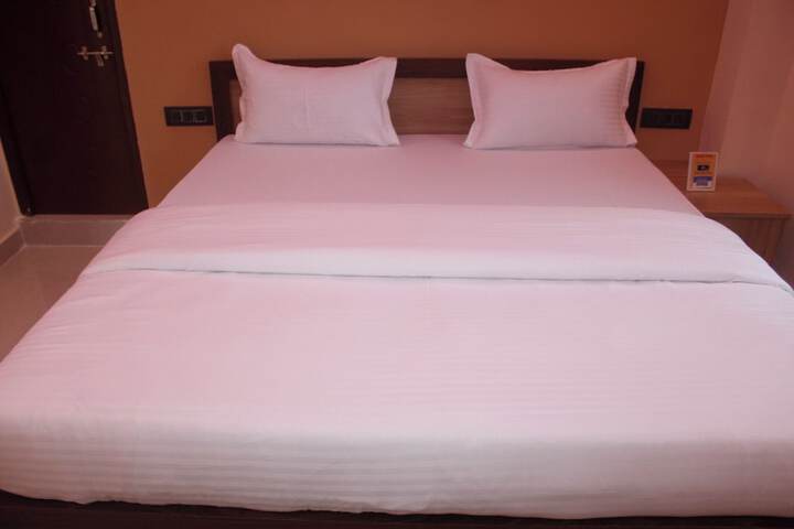 Room 6 of 14