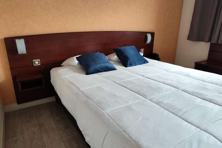 Room 16 of 113