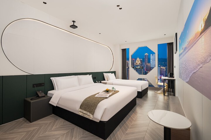 Room 7 of 24