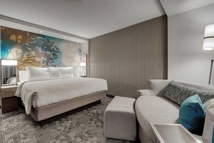 Room 7 of 27