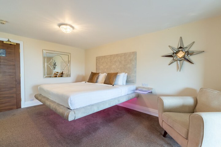 Room 20 of 132