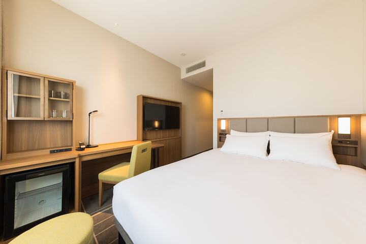 Room 10 of 29