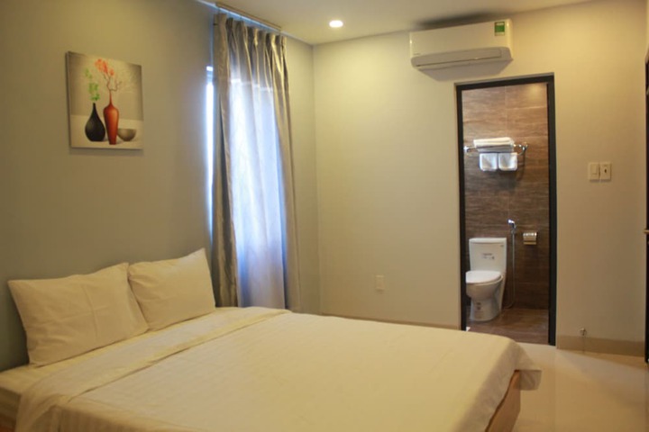 Room 3 of 33