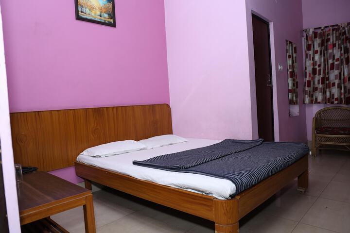 Room 8 of 20