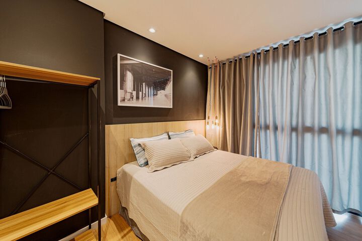 Room 14 of 16