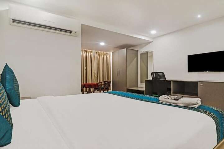 Room 11 of 31