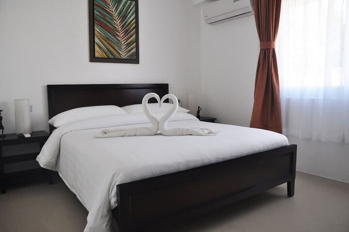 Room 4 of 296