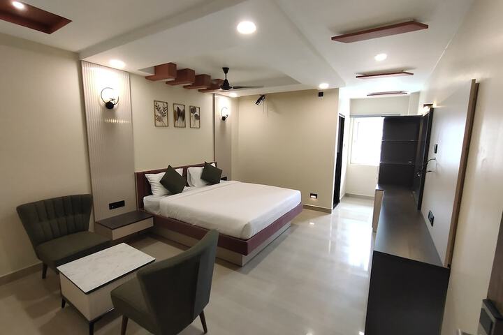 Room 14 of 114