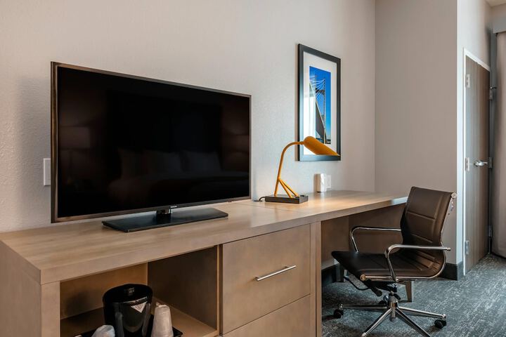 Room 10 of 42