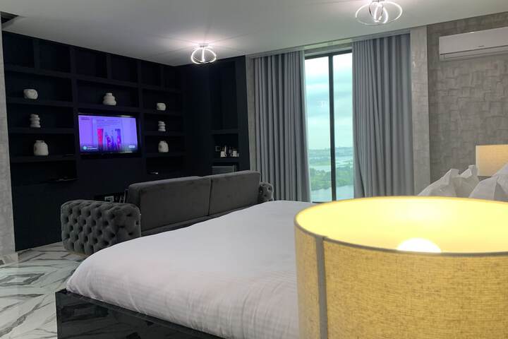 Room 4 of 121