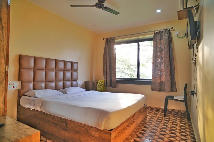 Room 17 of 39