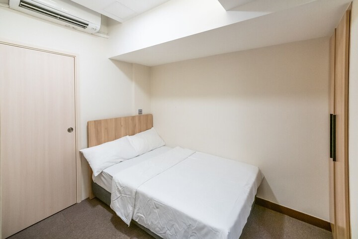 Room 21 of 28