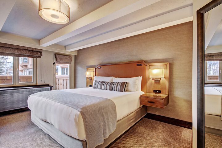 Room 25 of 302