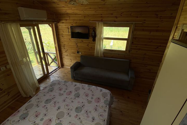 Room 17 of 84