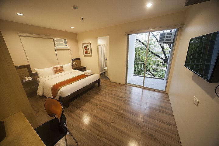 Room 3 of 40