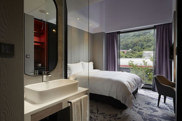 Room 13 of 61