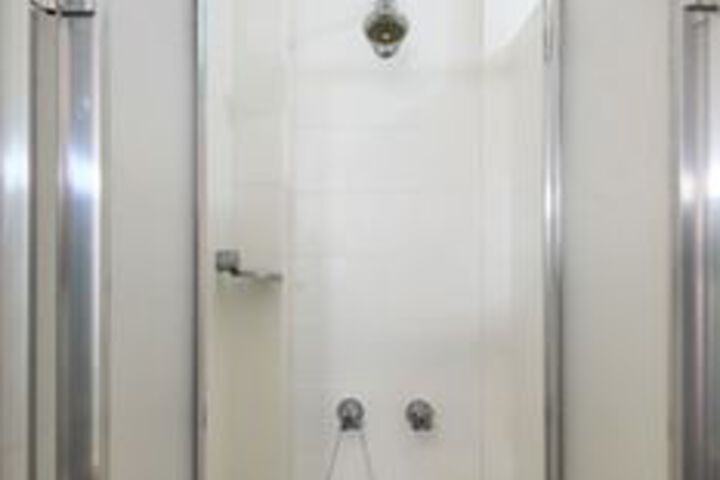 Room 6 of 34