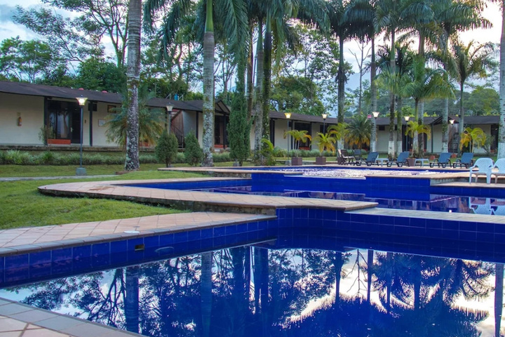 Pool Hotel