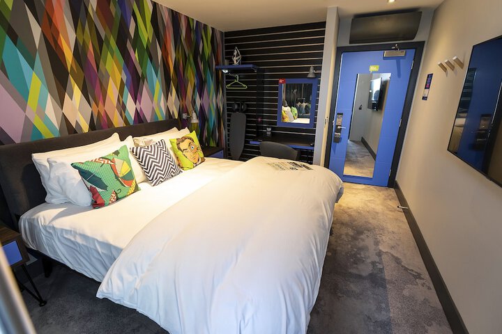 Room 7 of 37