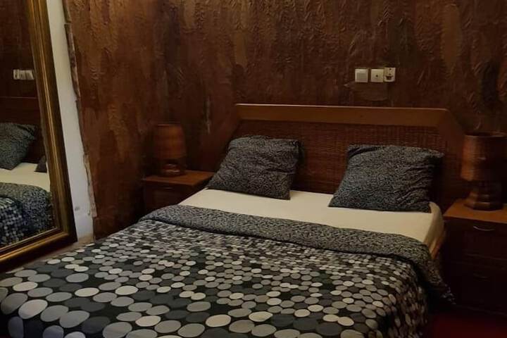 Room 10 of 24