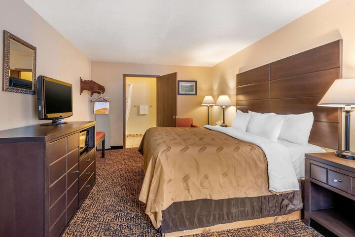 Room 4 of 38