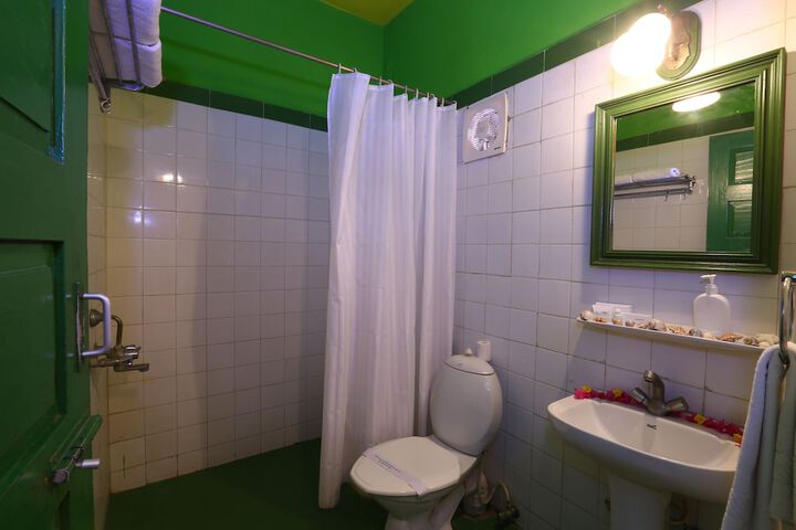 Room 10 of 37