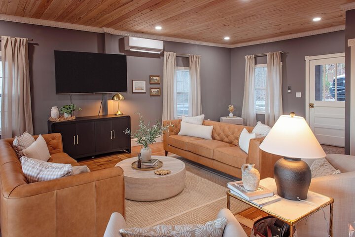 Hotel Interior 5 of 156