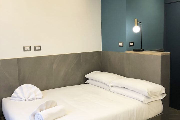 Room 14 of 87
