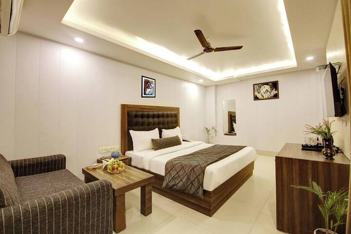 Room 7 of 60