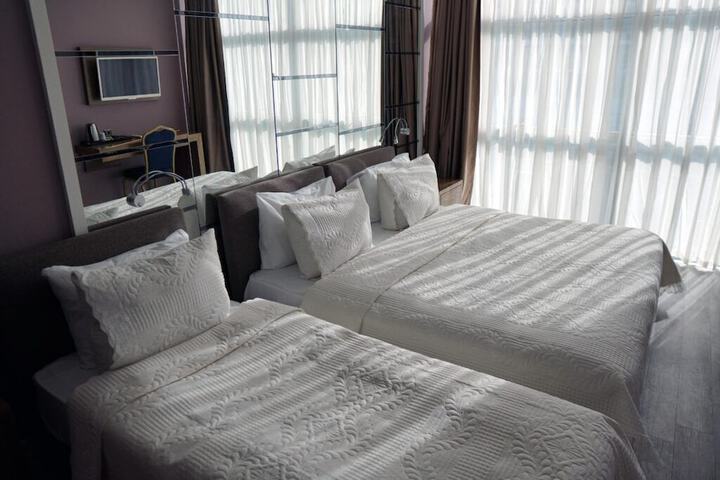Room 7 of 25