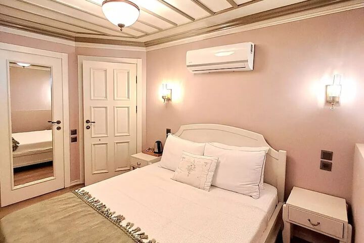 Room 13 of 69
