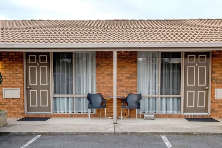 Hotel Exterior 75 of 78