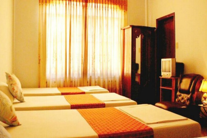 Room 6 of 35