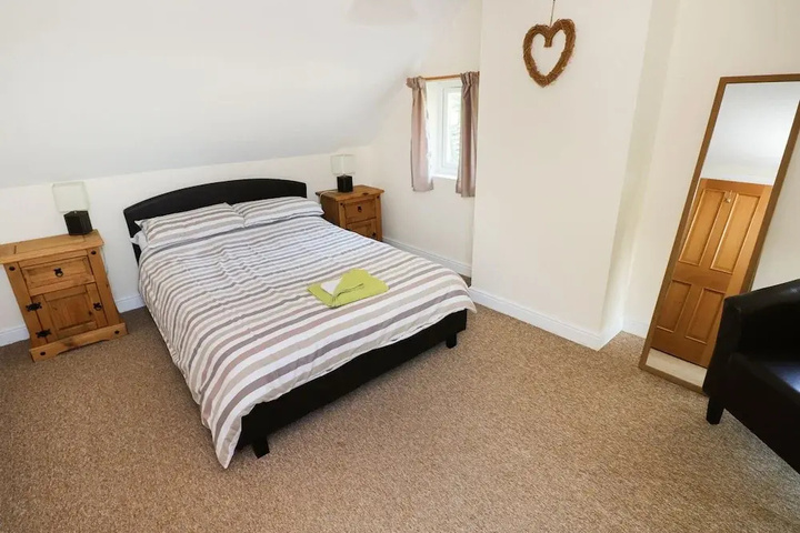 Room 4 of 14