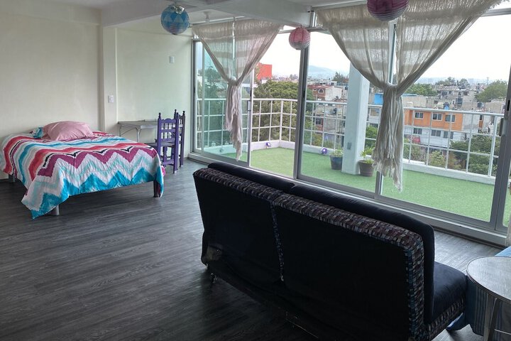 Room 6 of 32