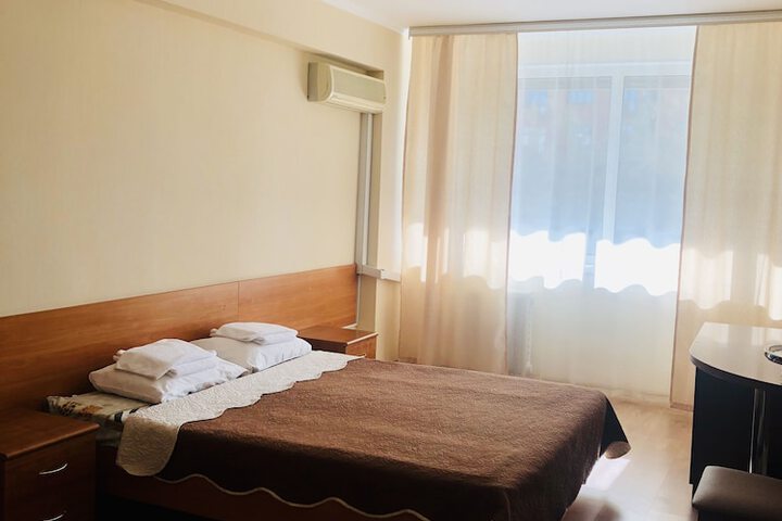 Room 9 of 34