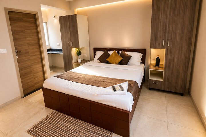 Room 2 of 7